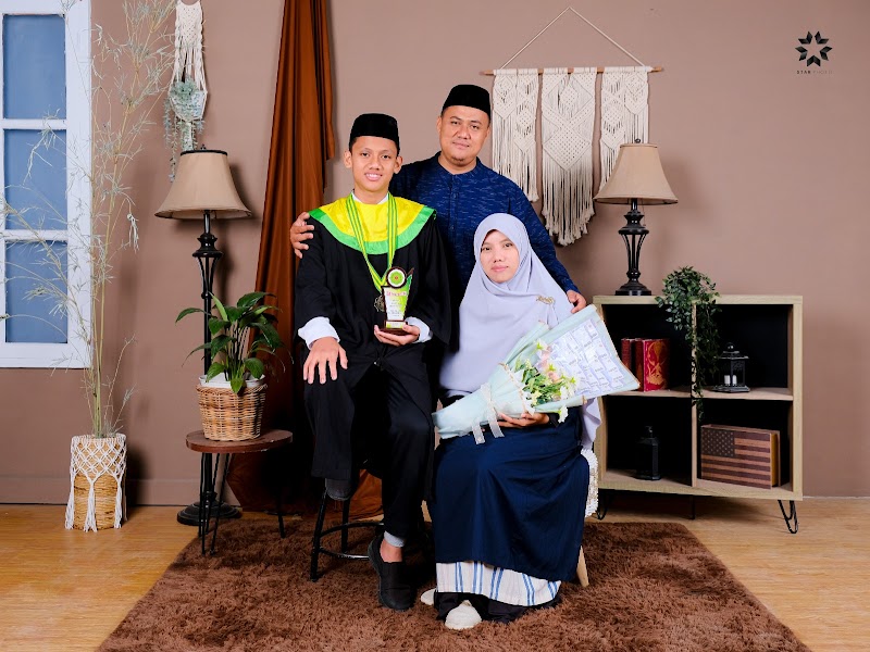 Breathing Life into Cilacap Business Visuals with Art That Speaks